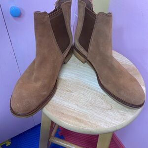 Tan suede ankle Boots